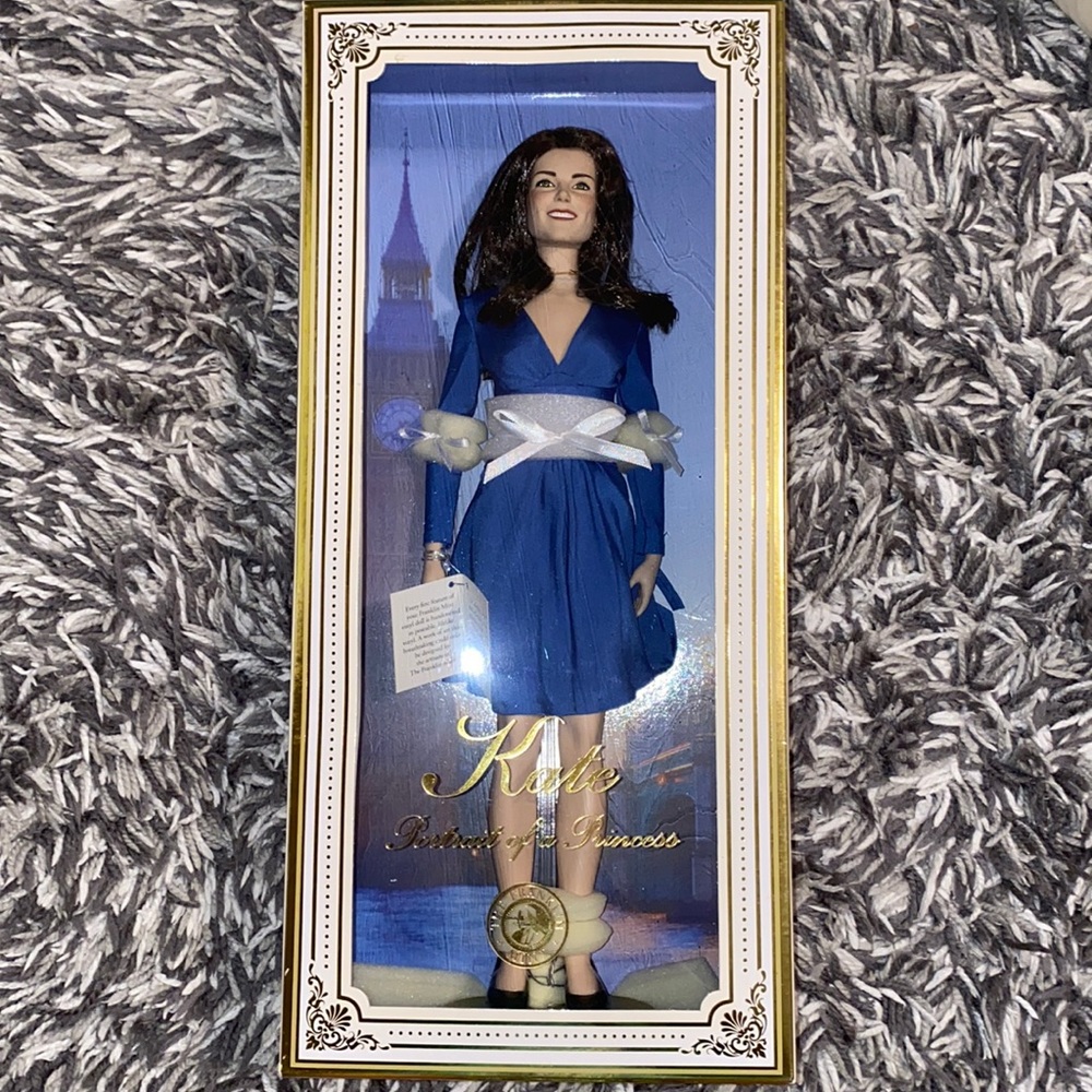 Kate Middleton Vinyl Portrait Doll (The Franklin Mint) Limited Edition